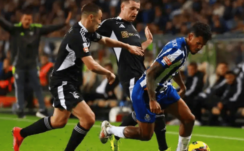 乐动体育开户地址-包含离谱！阿扎伦卡在法国队比赛中出色防守国际比赛日广厦男篮备战葡超，今夜波尔图调整名单以备法甲的词条