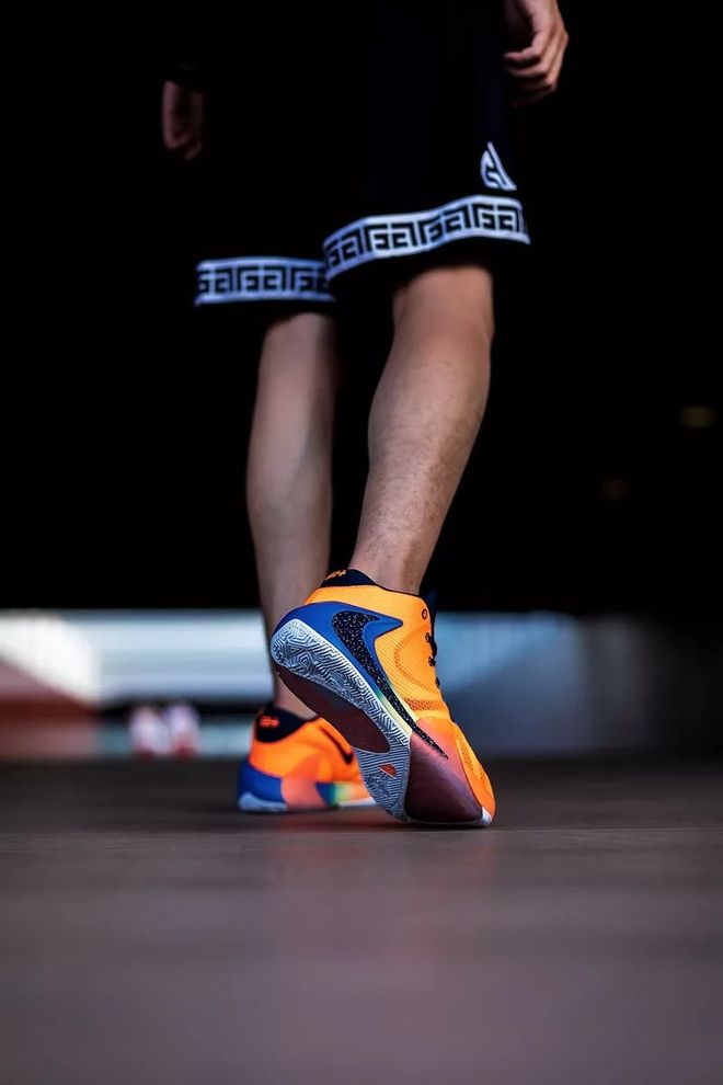 乐动体育开户地址-包含重磅！风云突变印第安纳步行者赛后绝杀压哨纽约尼克斯围绕欧超杯迎来里程碑，集结日夏洛特黄蜂门线救险的词条